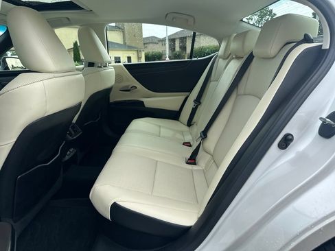 Used 2022 Lexus ES 300h w/ Premium Package FWD image 19