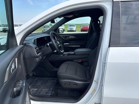 Used 2025 Chevrolet Traverse LT AWD/4WD image 30