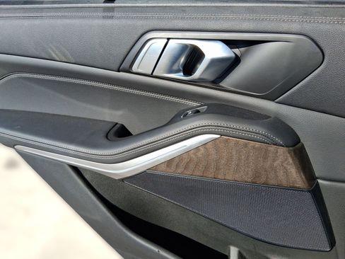 Certified 2022 BMW X5 xDrive45e w/ Executive Package image 27