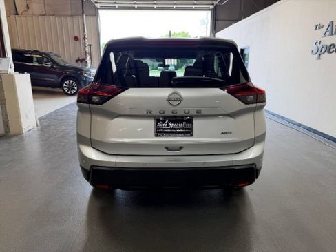 Used 2025 Nissan Rogue SV AWD/4WD image 5