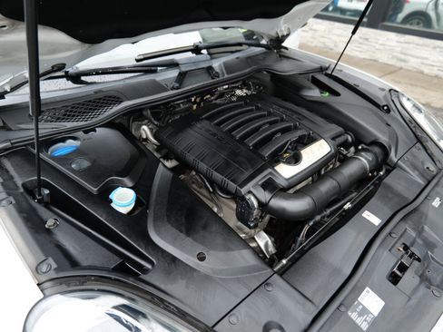 Used 2016 Porsche Cayenne image 54