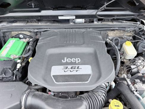 Used 2013 Jeep Wrangler Unlimited Sahara w/ Trailer Tow Group AWD/4WD image 25