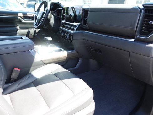Used 2022 Chevrolet Silverado 1500 LT Trail Boss w/ LT Trail Boss Premium Package AWD/4WD image 44
