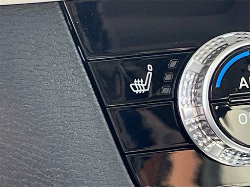 New 2025 Mitsubishi Outlander SE image 21