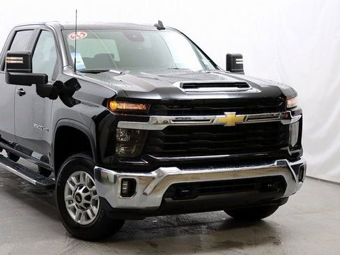 Certified 2025 Chevrolet Silverado 2500 LT w/ Convenience Package image 2