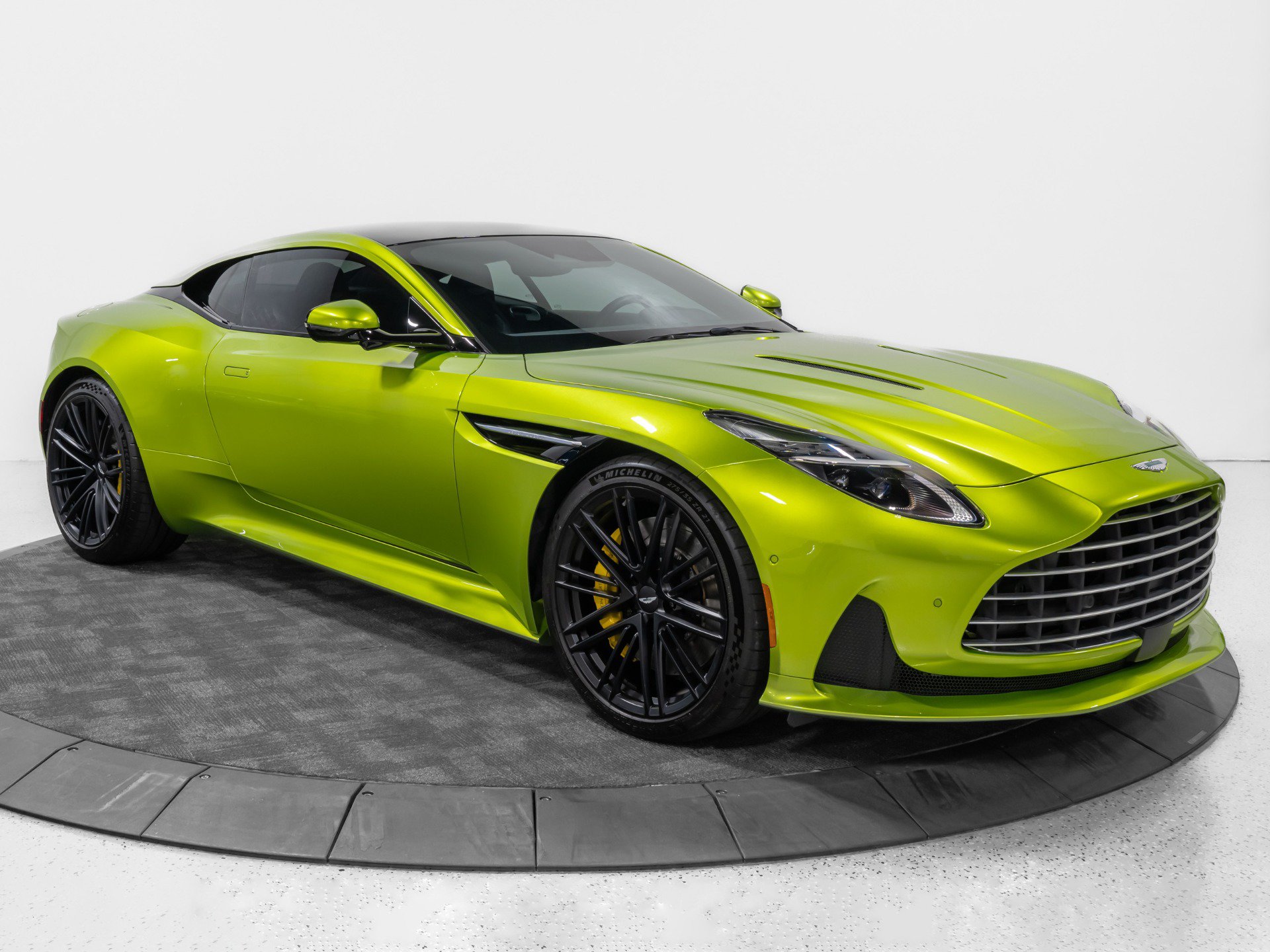 Used 2024 Aston Martin DB12 Coupe RWD image 11