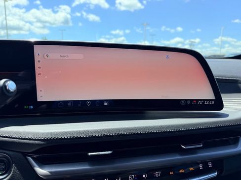 Used 2024 Cadillac XT4 Premium Luxury w/ Active Safety Package AWD/4WD image 16