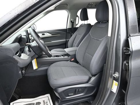 New 2026 Ford Explorer Active RWD image 13