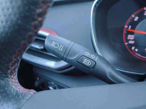 Used 2022 Chevrolet TrailBlazer RS w/ Sun and Liftgate Package image 31