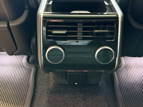 New 2026 Land Rover Range Rover Long Wheelbase Autobiography AWD/4WD image 17