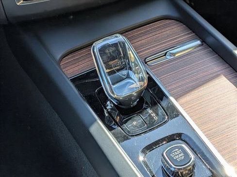 Certified 2023 Volvo XC60 T8 Ultimate image 12