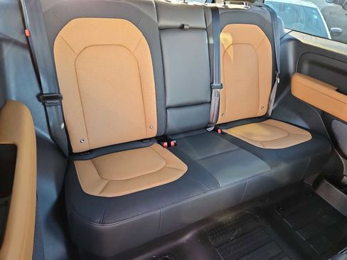 Used 2023 Land Rover Defender 90 X-Dynamic SE image 21