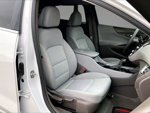 Used 2020 Chevrolet Malibu LT FWD image 28