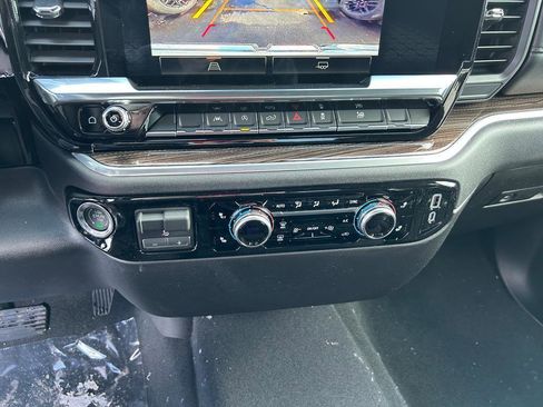 New 2026 GMC Sierra 1500 Elevation image 11