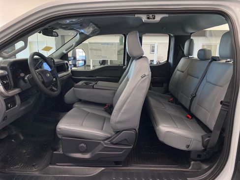 New 2026 Ford F250 XL w/ XL Chrome Package image 11