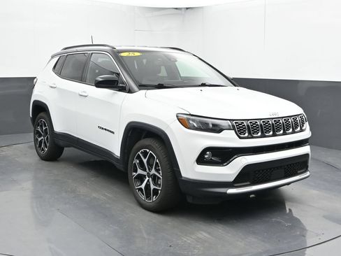 Used 2025 Jeep Compass Limited AWD/4WD image 6
