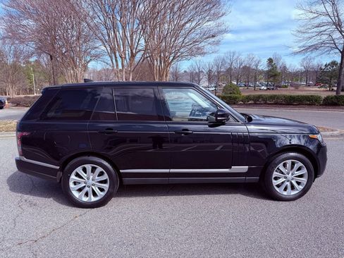 Used 2017 Land Rover Range Rover HSE image 17