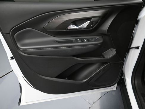 Certified 2022 GMC Terrain SLE w/ Driver Convenience Package image 10