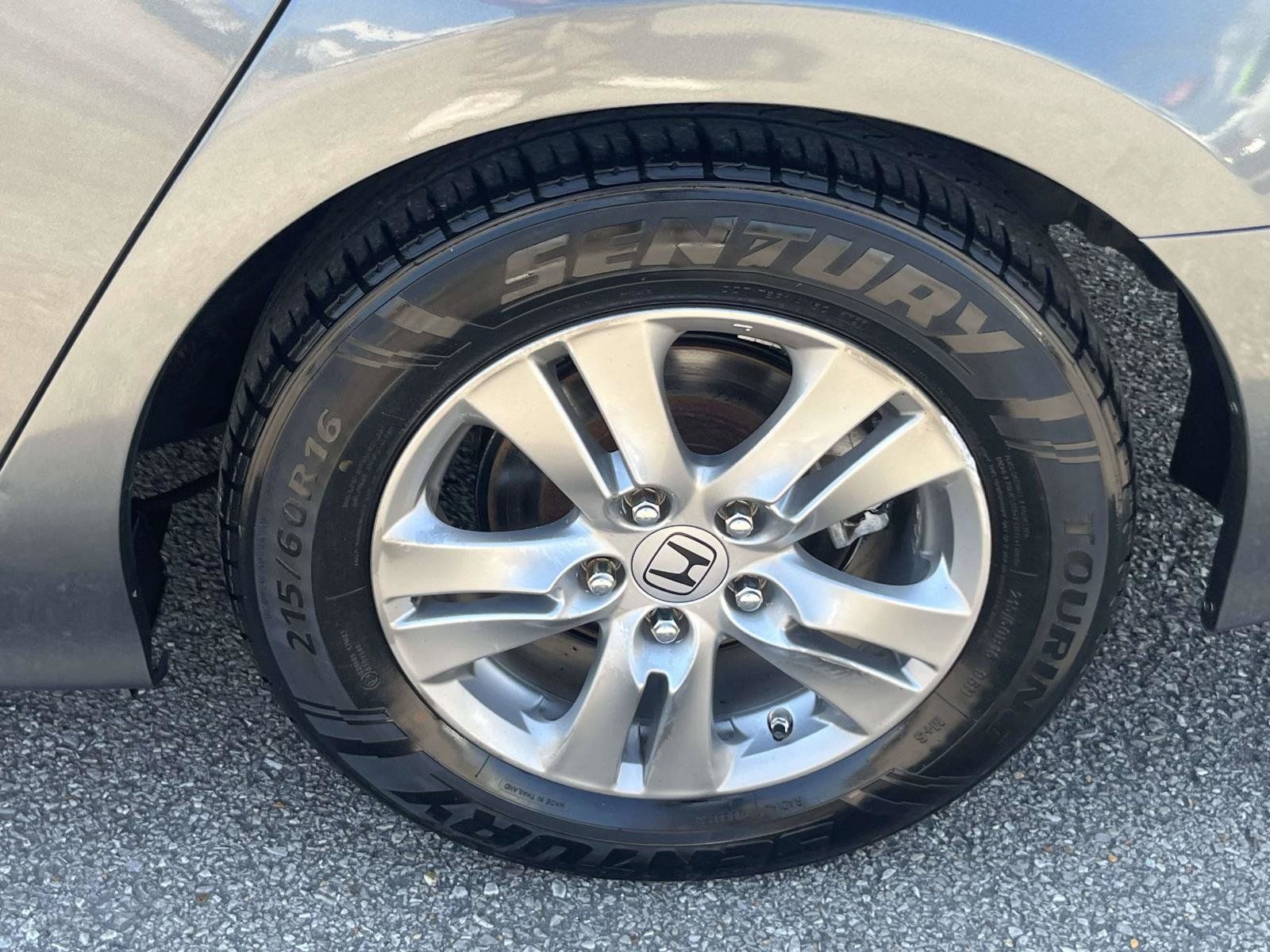 Used 2011 Honda Accord LX-P image 7