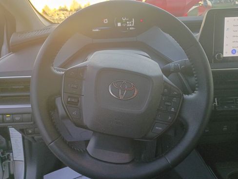 Used 2025 Toyota Prius LE image 19