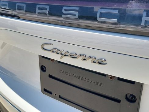 Used 2023 Porsche Cayenne Platinum Edition AWD/4WD image 33