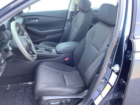 Used 2025 Honda Accord SE image 11