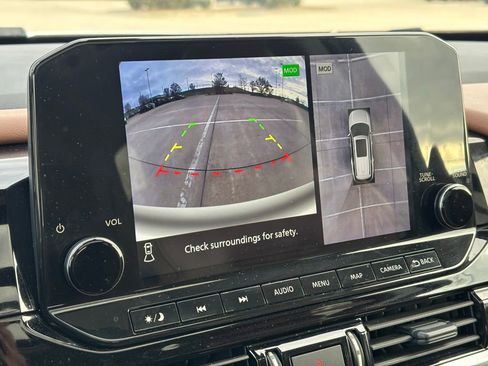 Used 2024 Nissan Pathfinder Platinum w/ Cargo Package image 19