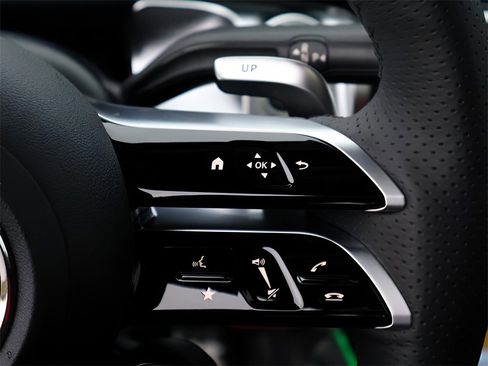 New 2026 Mercedes-Benz GLB 35 AMG 4MATIC image 36