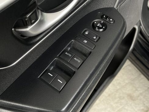 Used 2019 Honda CR-V EX image 10