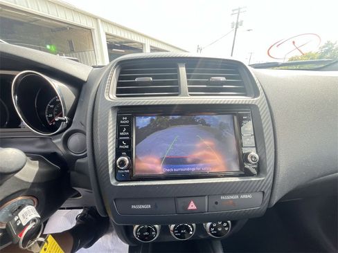 Used 2025 Mitsubishi Outlander Sport ES image 17