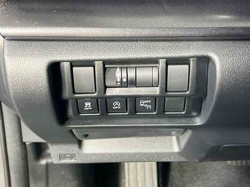 Used 2022 Subaru Crosstrek 2.5i Sport w/ Moonroof Package image 10