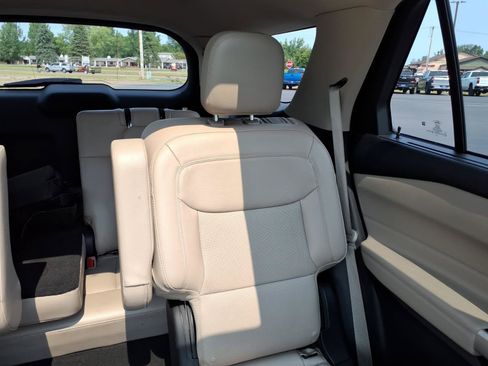 Used 2023 Ford Explorer Limited w/ Equipment Group 301A AWD/4WD image 15