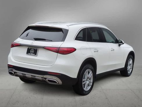Used 2025 Mercedes-Benz GLC 300 4MATIC image 8