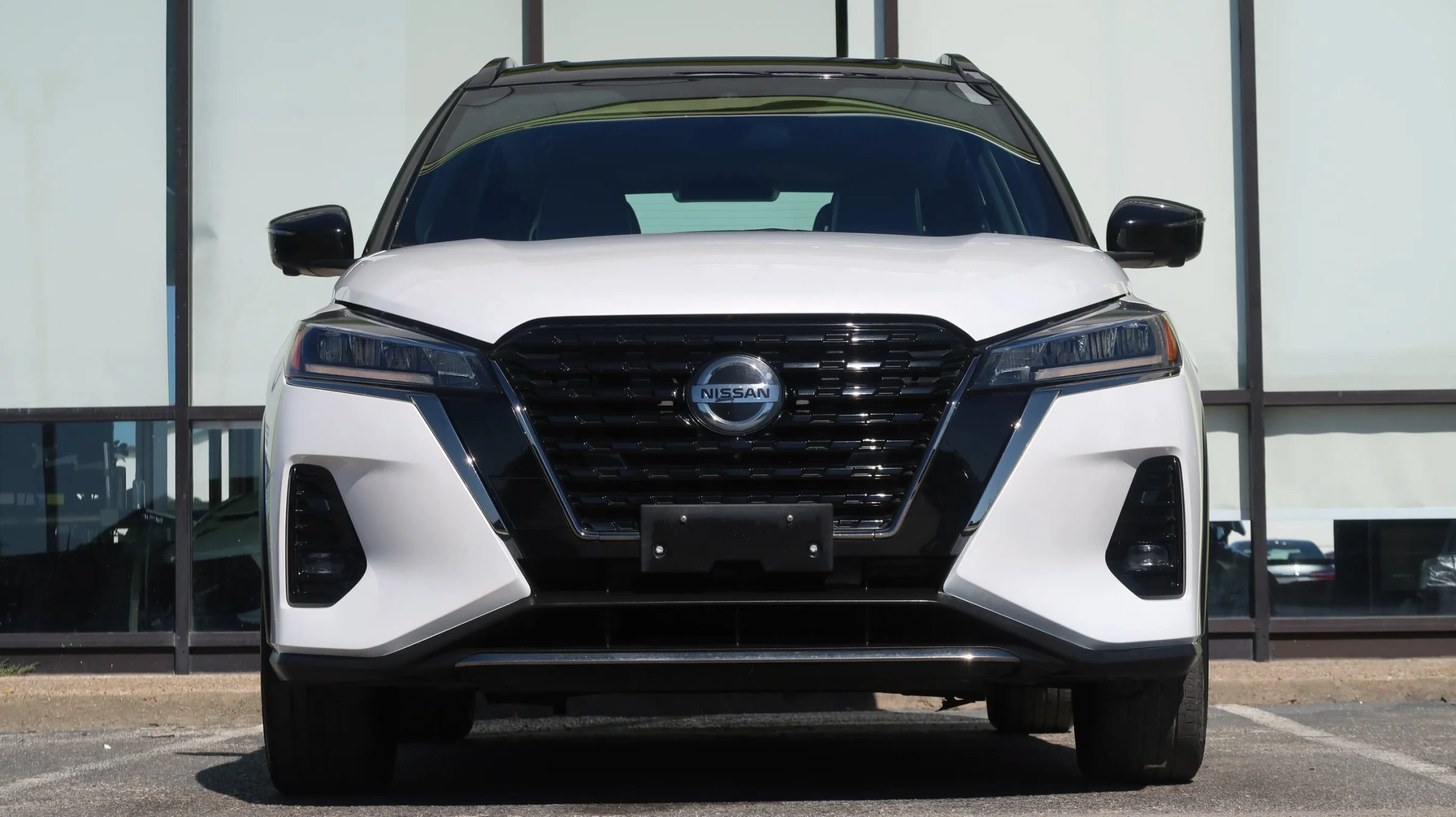 Used 2021 Nissan Kicks SR w/ SR Premium Package FWD image 3