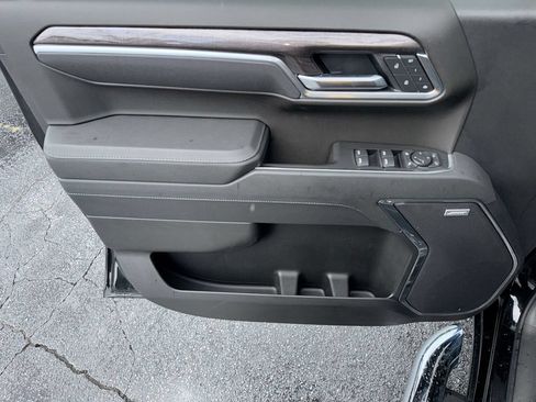 Used 2026 Chevrolet Silverado 1500 LTZ w/ LTZ Premium Package AWD/4WD image 15