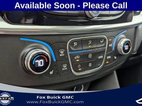 Used 2019 Chevrolet Traverse LT w/ LT Premium Package AWD/4WD image 18