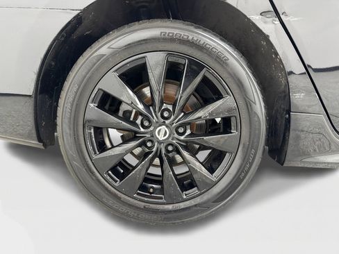 Used 2018 Nissan Sentra SR w/ SR Midnight Edition Package FWD image 47