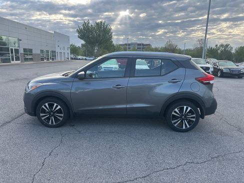 Used 2019 Nissan Kicks SV image 8