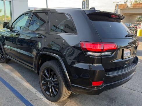 Used 2019 Jeep Grand Cherokee Altitude RWD image 4