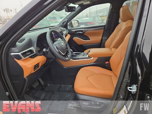 New 2026 Toyota Highlander Platinum image 20