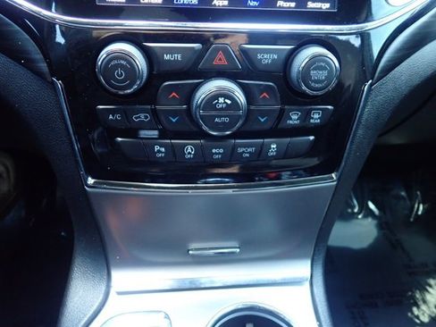 Used 2020 Jeep Grand Cherokee Altitude image 21