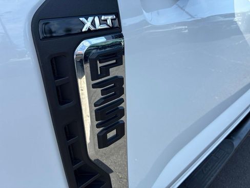 Used 2023 Ford F350 XLT AWD/4WD image 13