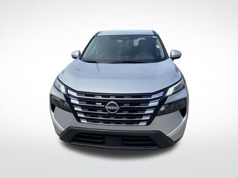 Used 2025 Nissan Rogue SV FWD image 2