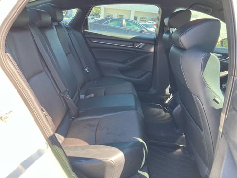 Used 2018 Honda Accord Sport image 29