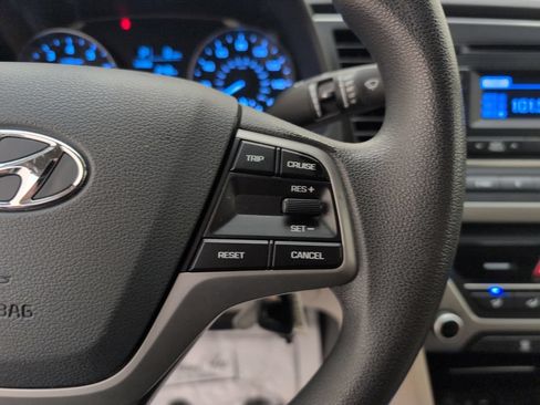 Used 2017 Hyundai Elantra SE FWD image 33