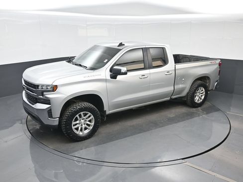 Used 2020 Chevrolet Silverado 1500 LT AWD/4WD image 17