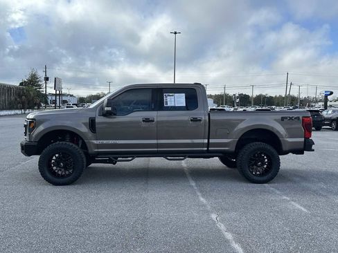 Used 2020 Ford F250 XLT w/ XLT Premium Package image 5