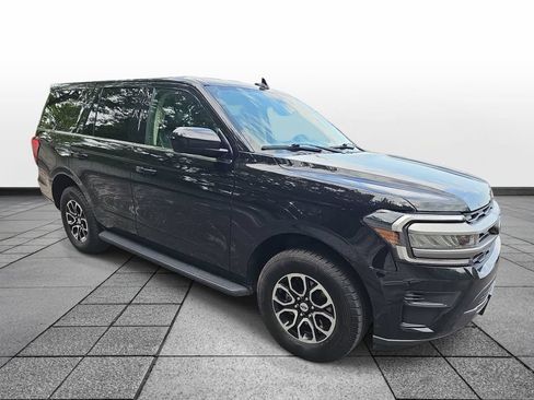 Used 2024 Ford Expedition XLT AWD/4WD image 3