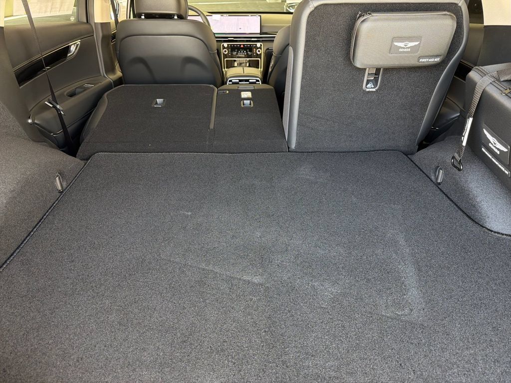 New 2026 Genesis GV80 2.5T RWD image 15
