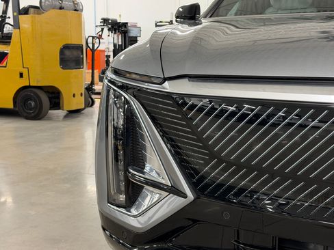 Certified 2024 Cadillac Lyriq Luxury RWD image 12